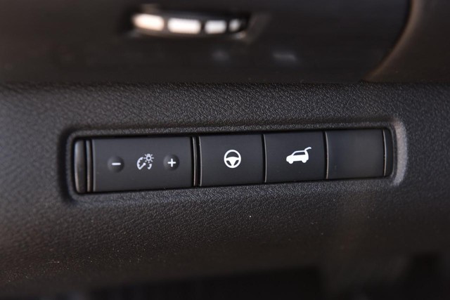 Nissan Pathfinder Vehicle Image 11