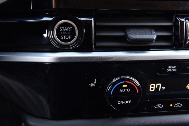 Nissan Pathfinder Vehicle Image 18