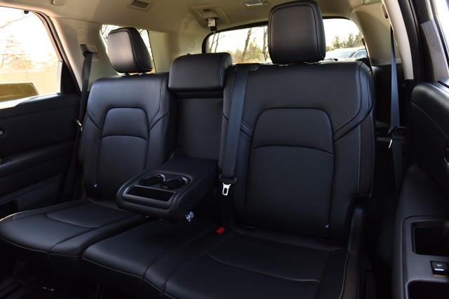 Nissan Pathfinder Vehicle Image 25