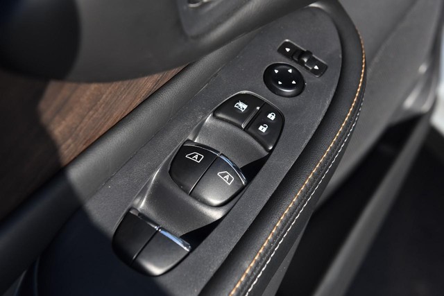 Nissan Murano Vehicle Image 09