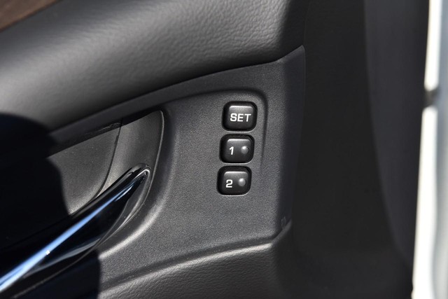 Nissan Murano Vehicle Image 10