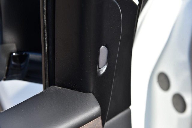 Nissan Murano Vehicle Image 11