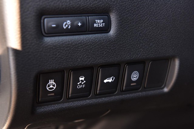 Nissan Murano Vehicle Image 13