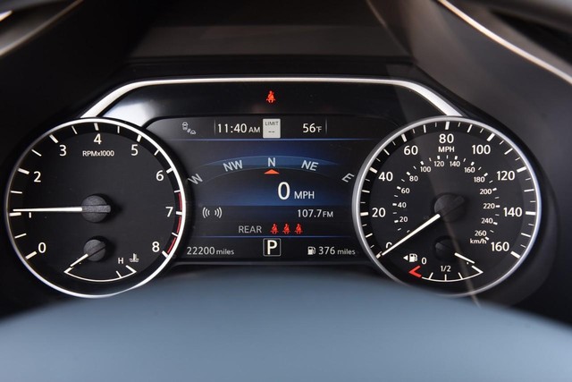 Nissan Murano Vehicle Image 14