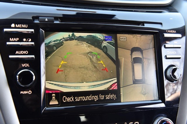 Nissan Murano Vehicle Image 15