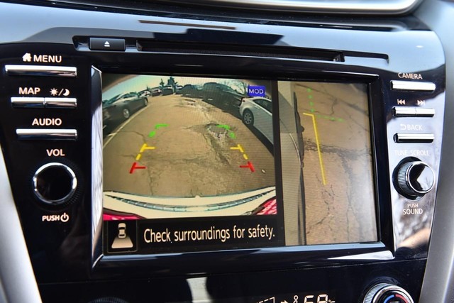 Nissan Murano Vehicle Image 16