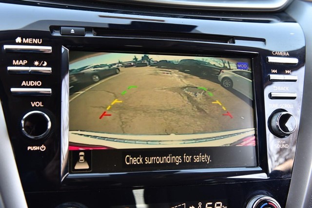 Nissan Murano Vehicle Image 17