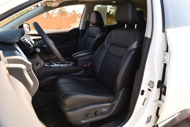 Nissan Murano Vehicle Image 24