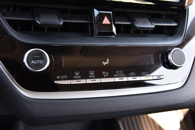 Toyota Corolla Vehicle Image 14