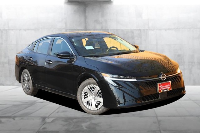 Nissan Sentra Vehicle Image 02