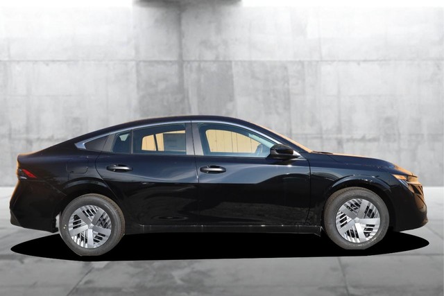 Nissan Sentra Vehicle Image 05