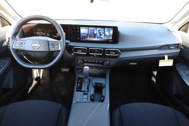 Nissan Sentra Vehicle Image 23