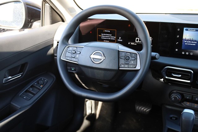 Nissan Sentra Vehicle Image 24
