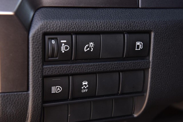 Toyota 4Runner Vehicle Full-screen Gallery Image 11