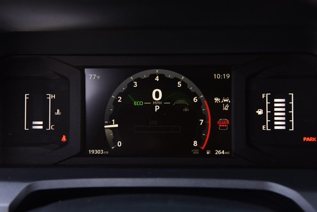 Toyota 4Runner Vehicle Full-screen Gallery Image 12