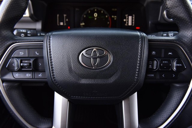 Toyota 4Runner Vehicle Full-screen Gallery Image 19