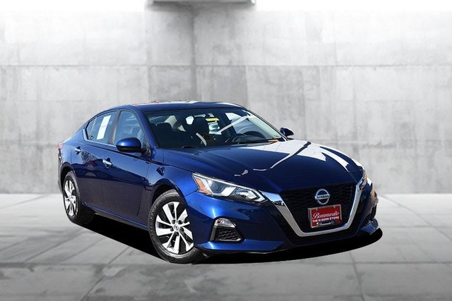 Nissan Altima Vehicle Image 02