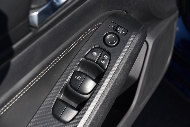 Nissan Altima Vehicle Image 09