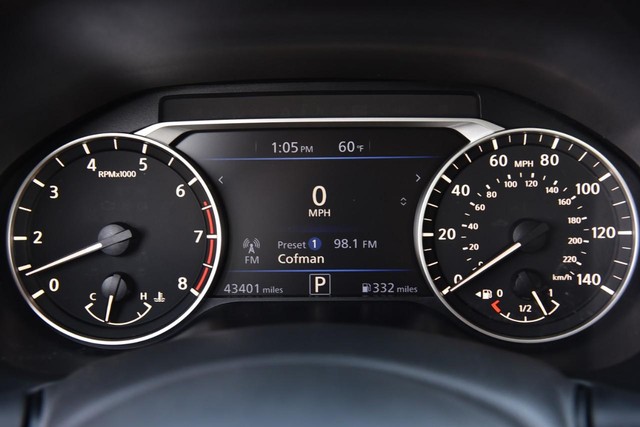 Nissan Altima Vehicle Image 11