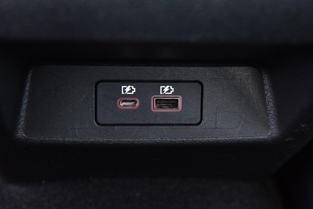 Nissan Altima Vehicle Image 21