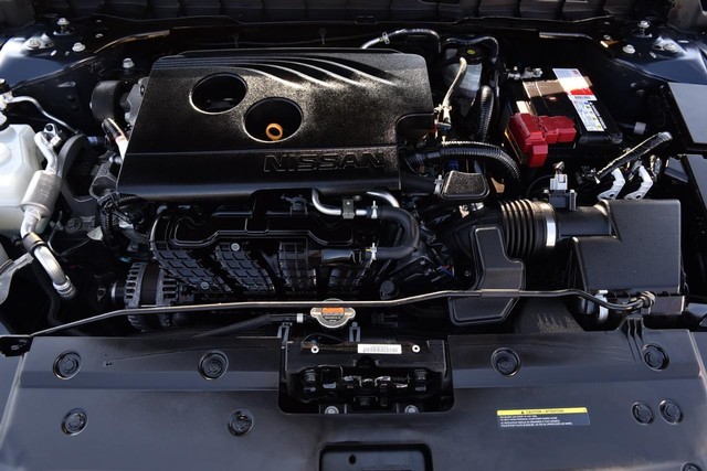 Nissan Altima Vehicle Image 23