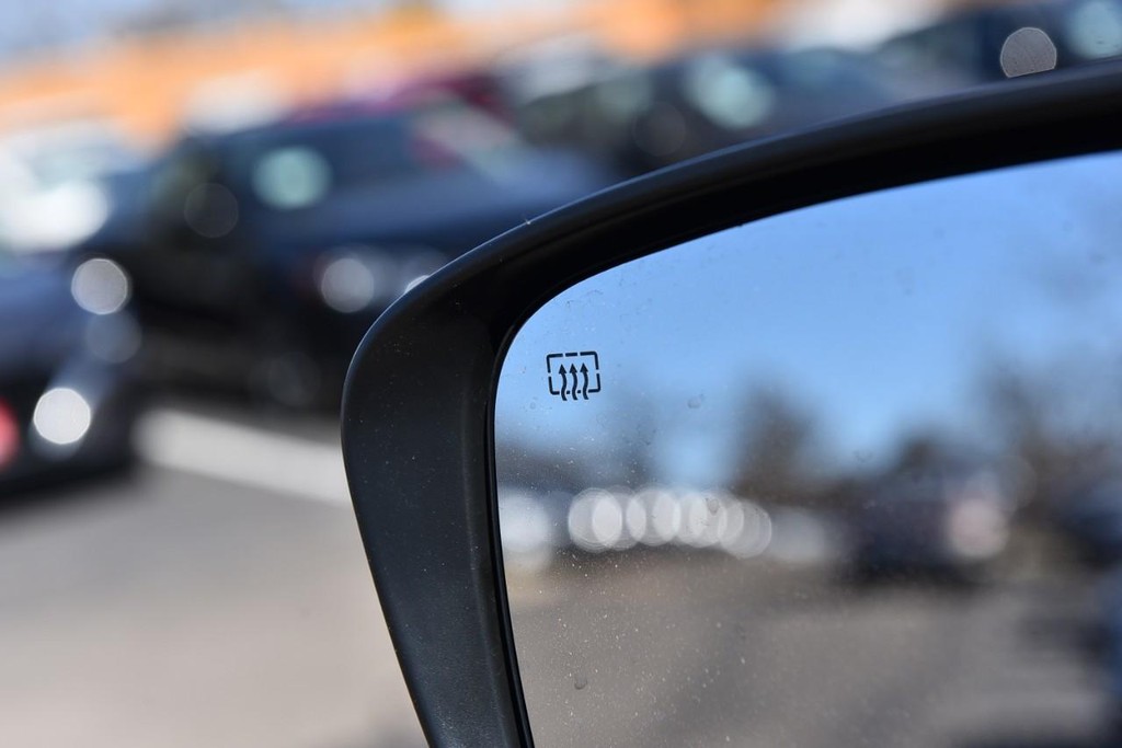 Nissan Murano Vehicle Image 11