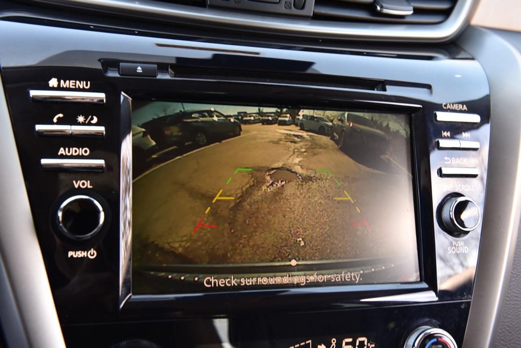 Nissan Murano Vehicle Image 14