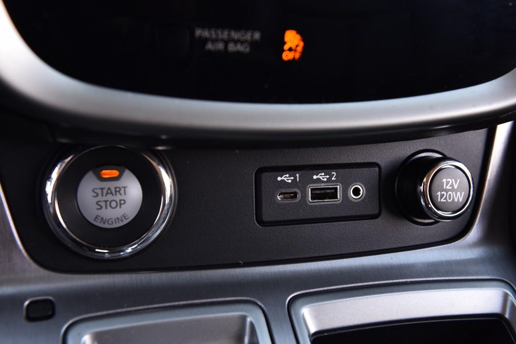 Nissan Murano Vehicle Image 17