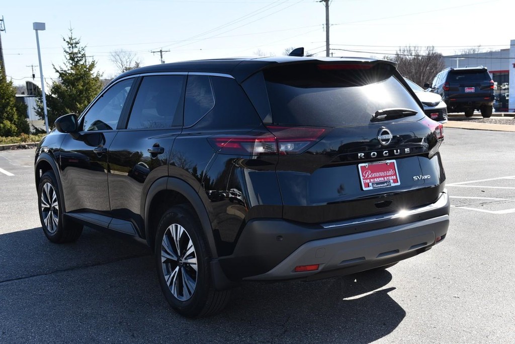 Nissan Rogue Vehicle Image 07