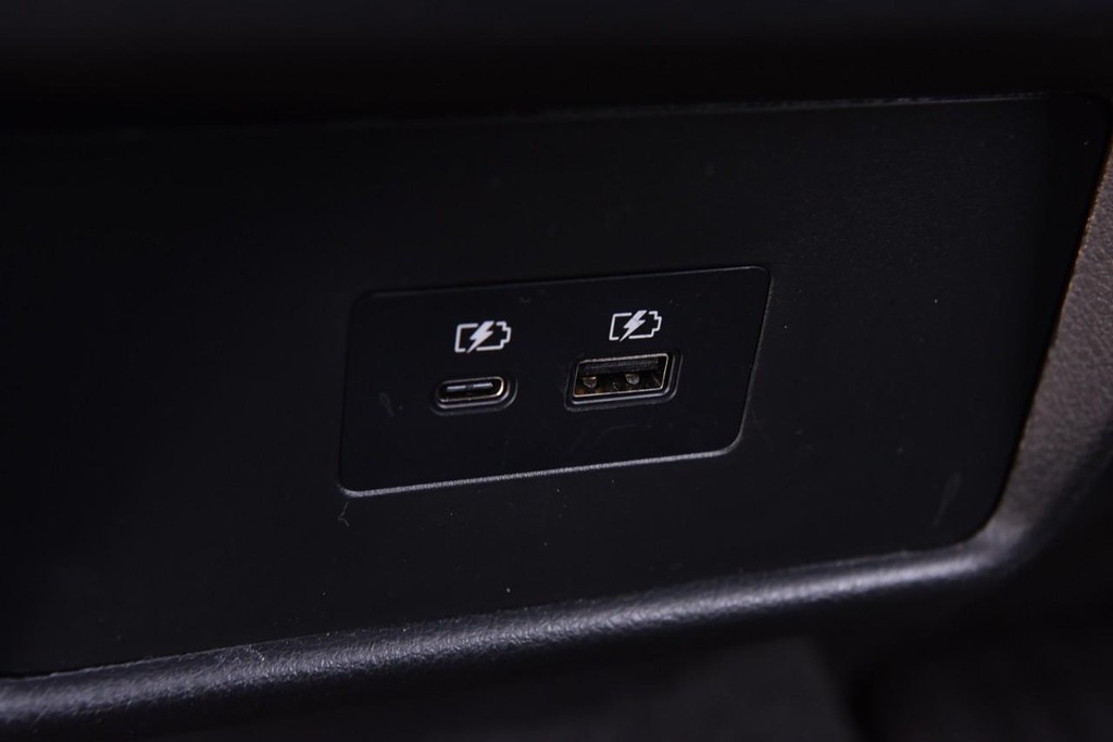 Nissan Rogue Vehicle Image 23