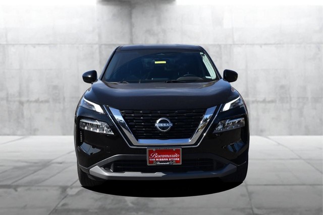 Nissan Rogue Vehicle Image 04