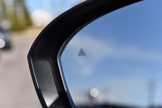 Nissan Rogue Vehicle Image 10