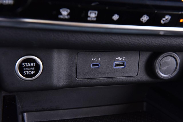 Nissan Rogue Vehicle Image 16