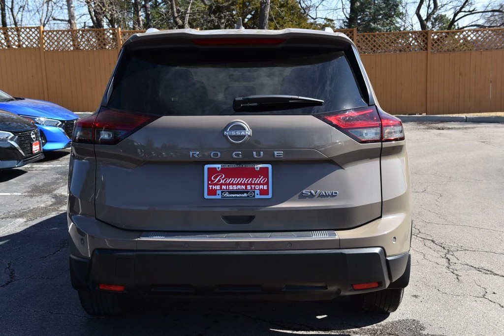 Nissan Rogue Vehicle Image 06