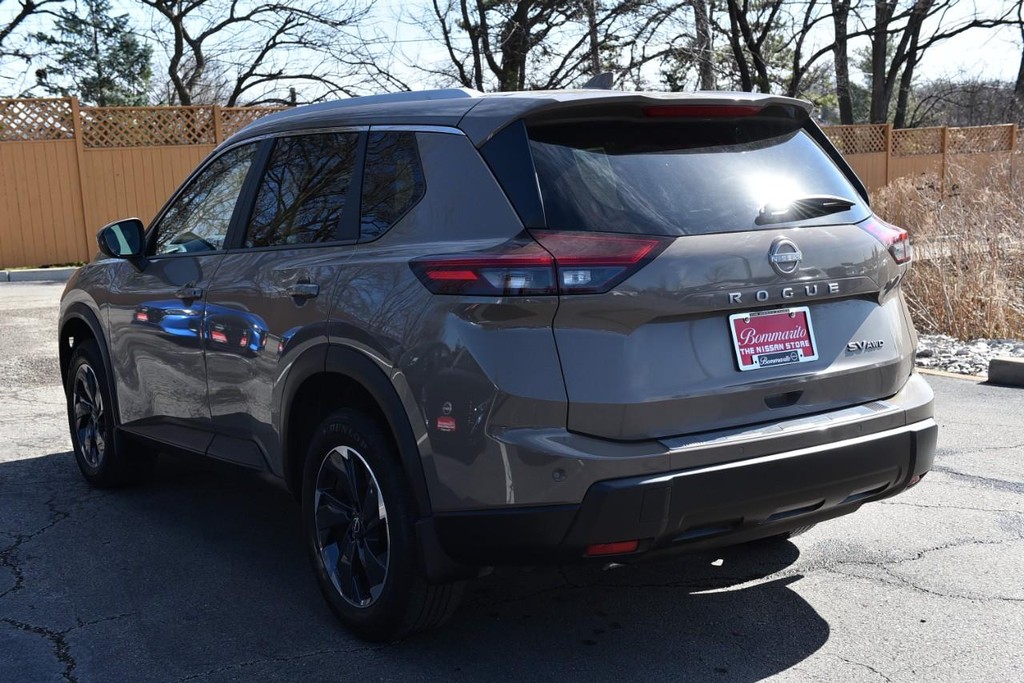 Nissan Rogue Vehicle Image 07