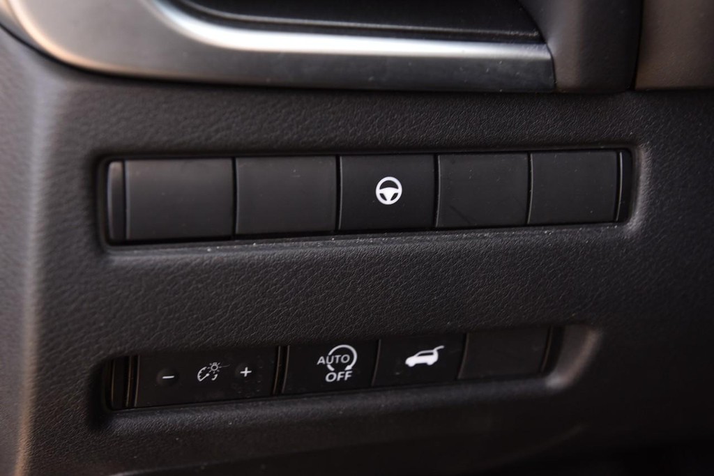 Nissan Rogue Vehicle Image 11