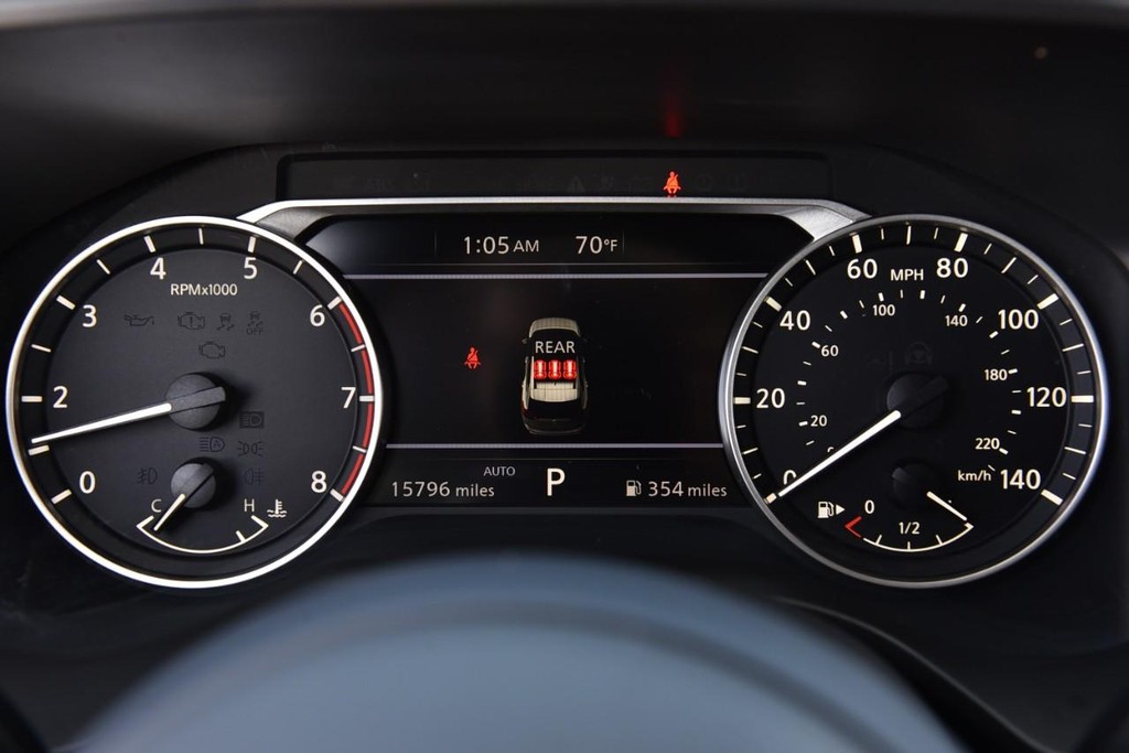 Nissan Rogue Vehicle Image 12