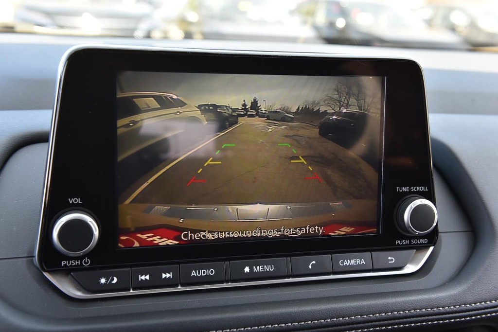 Nissan Rogue Vehicle Image 13