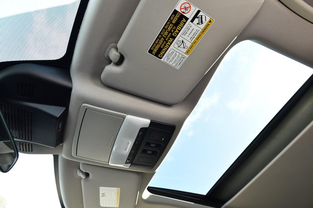 Nissan Rogue Vehicle Image 21