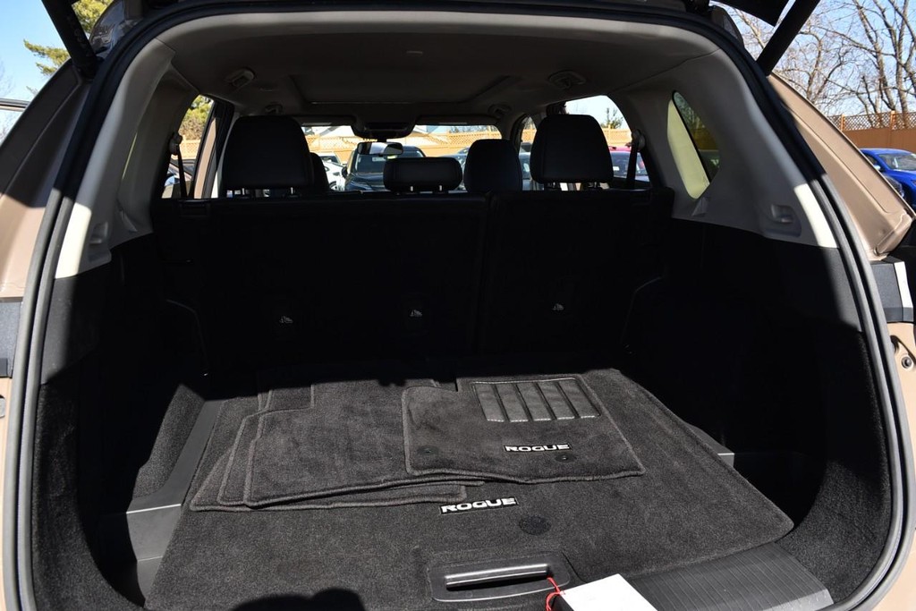 Nissan Rogue Vehicle Image 25