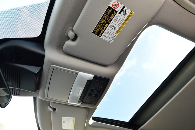 Nissan Rogue Vehicle Image 21