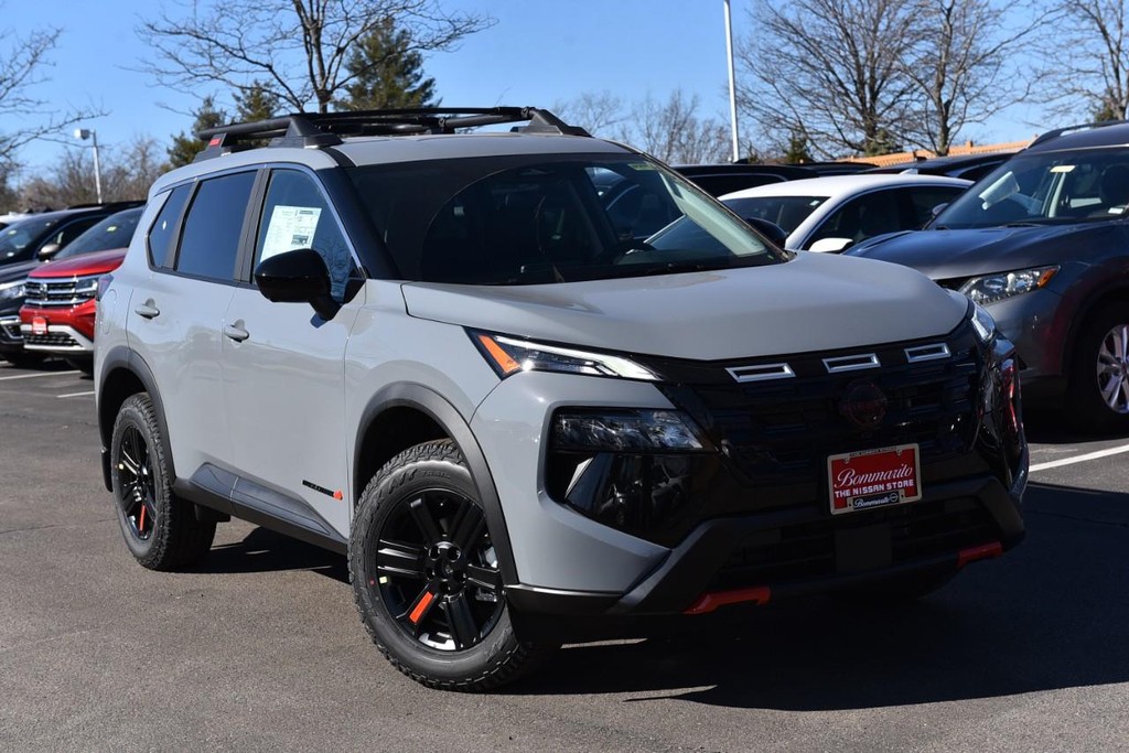 Nissan Rogue Vehicle Image 02