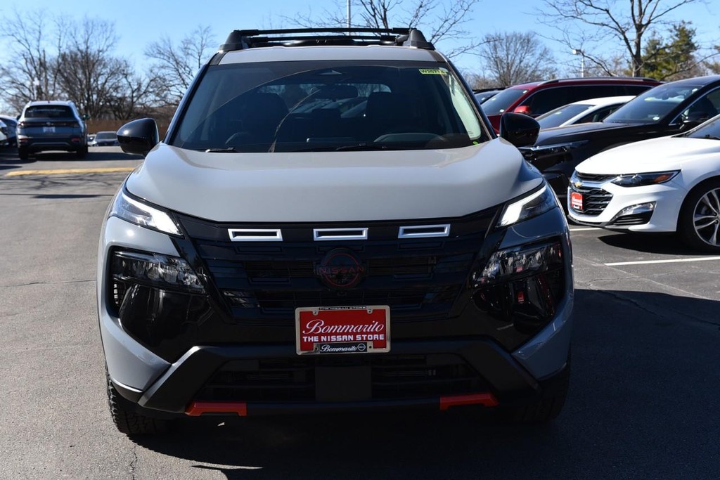 Nissan Rogue Vehicle Image 04