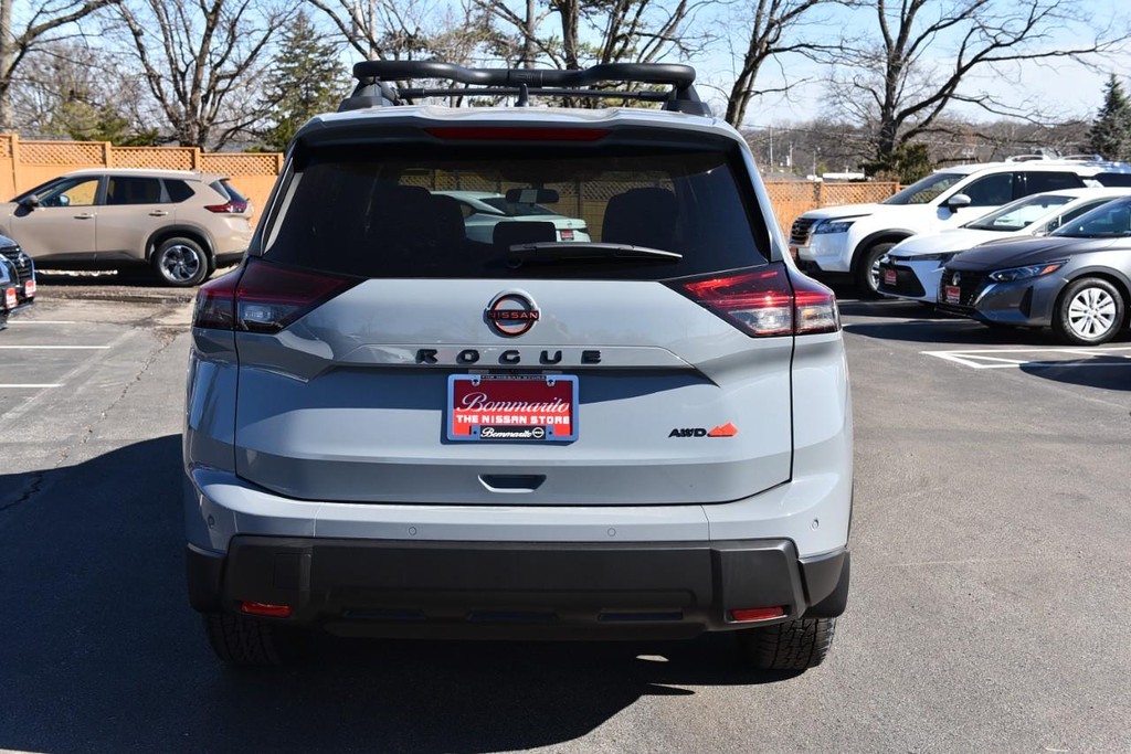 Nissan Rogue Vehicle Image 06