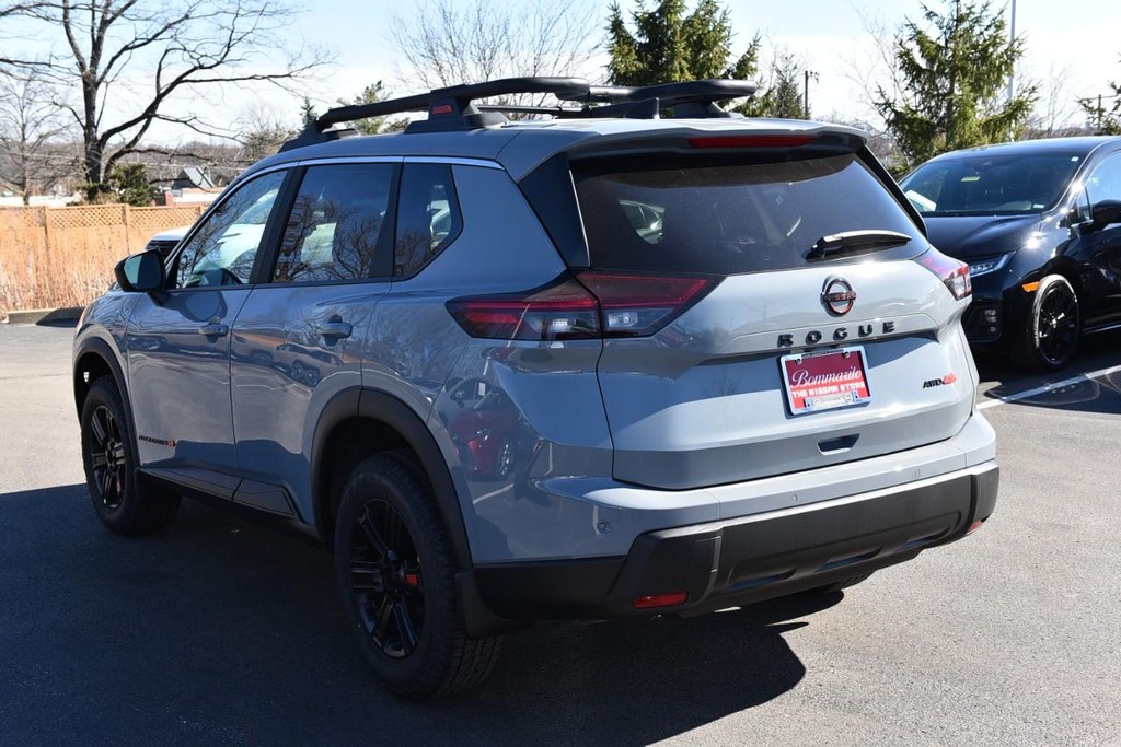 Nissan Rogue Vehicle Image 07