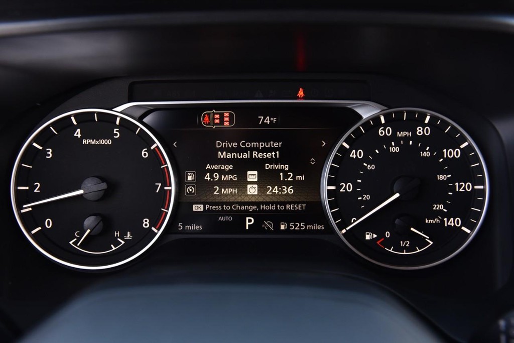 Nissan Rogue Vehicle Image 12