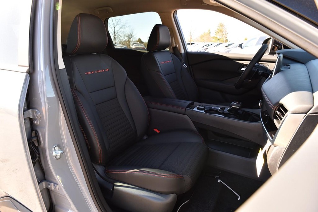 Nissan Rogue Vehicle Image 23