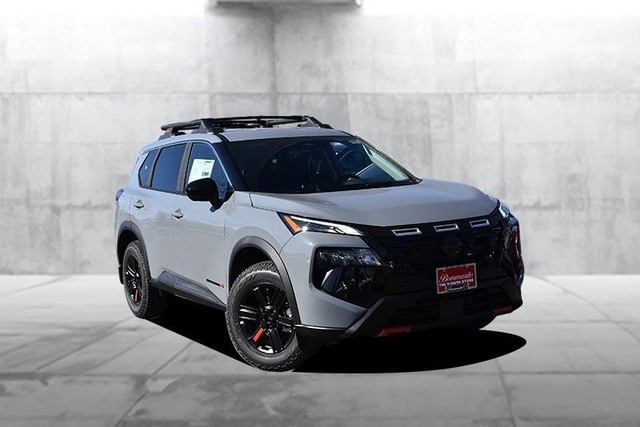 Nissan Rogue Vehicle Image 02