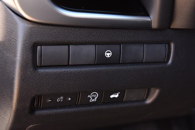 Nissan Rogue Vehicle Image 11