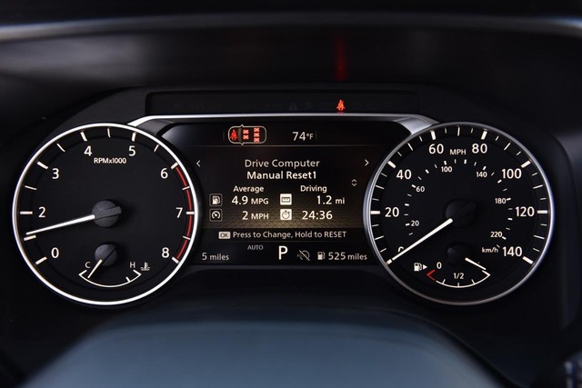 Nissan Rogue Vehicle Image 12